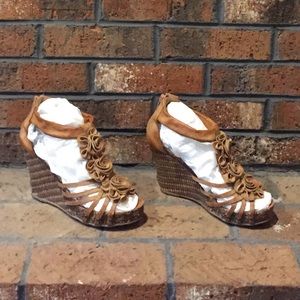 “SUMMER WEDGE” camel leather sandal